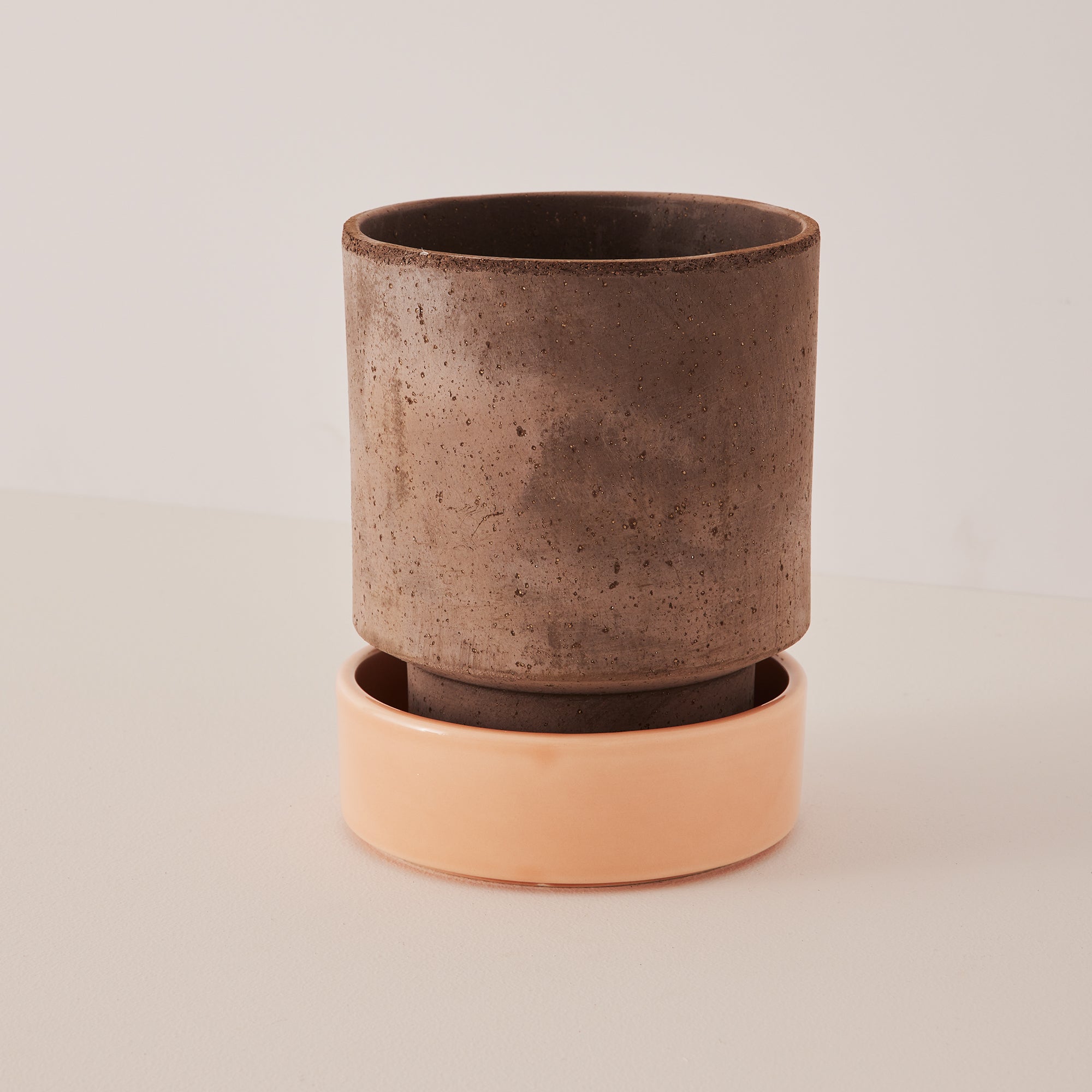 Goodee-Bergs Potter-Hoff Planter 14 - Color - Raw Grey